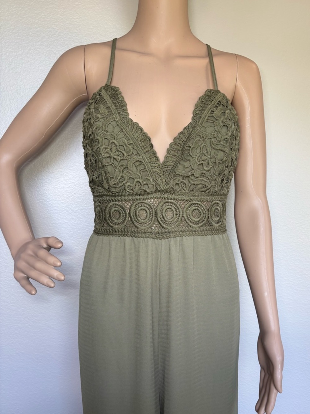 Blashe Olive Crochet Bodice Wide-Leg Jumpsuit Open Back V Neck Like New - Picture 9 of 16
